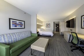 Holiday Inn Express And Suites Staunton, an IHG Hotel
