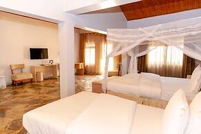 La Villa Cafe & Suites