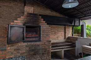 La Villa Cafe & Suites