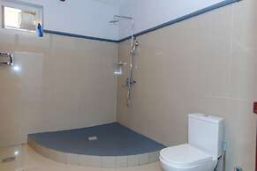 La Villa Cafe & Suites