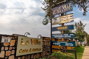 La Villa Cafe & Suites