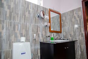 La Villa Cafe & Suites