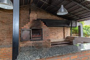 La Villa Cafe & Suites