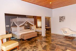 La Villa Cafe & Suites