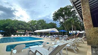 Hotel Familia Casa Blanca