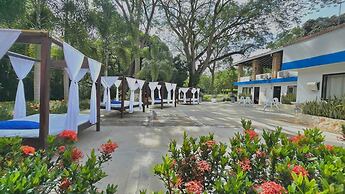 Hotel Familia Casa Blanca