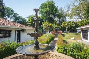 Hotel Familia Casa Blanca