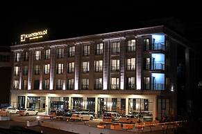 Kanyonvadi Hotel
