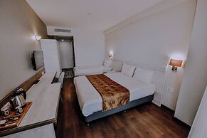 Kanyonvadi Hotel
