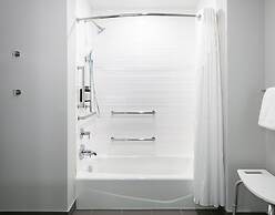 avid hotel Roseville - Minneapolis North by IHG