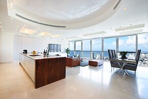 Tower Sea View Luxury 32 Floor Apartment