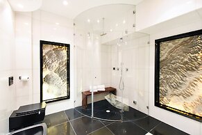 Tower Sea View Luxury 32 Floor Apartment