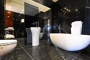 Tower Sea View Luxury 32 Floor Apartment