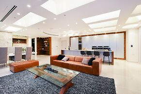 Tower Sea View Luxury 32 Floor Apartment