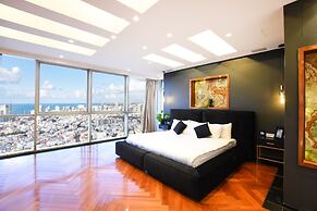 Tower Sea View Luxury 32 Floor Apartment