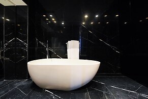 Tower Sea View Luxury 32 Floor Apartment