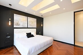 Tower Sea View Luxury 32 Floor Apartment