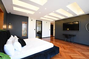 Tower Sea View Luxury 32 Floor Apartment