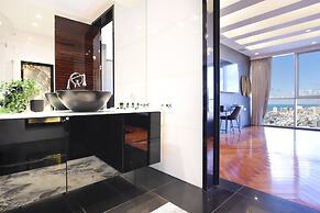 Tower Sea View Luxury 32 Floor Apartment