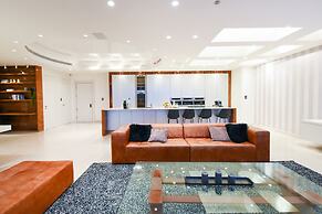 Tower Sea View Luxury 32 Floor Apartment