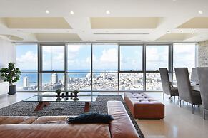 Tower Sea View Luxury 32 Floor Apartment