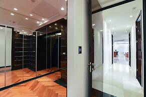 Tower Sea View Luxury 32 Floor Apartment