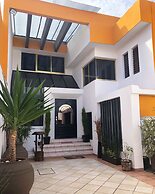 Collection O Frida Suites & Lounge