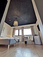 Goiglo Hotel & Hostel