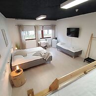 Goiglo Hotel & Hostel