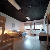 Goiglo Hotel & Hostel