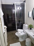 Goiglo Hotel & Hostel