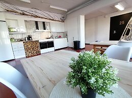 Goiglo Hotel & Hostel