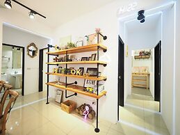 luxury Linguang MRT station