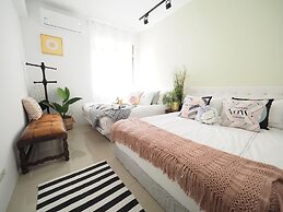 luxury Linguang MRT station