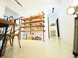 luxury Linguang MRT station