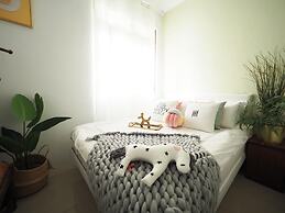 luxury Linguang MRT station