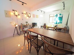 luxury Linguang MRT station