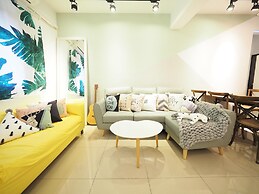 luxury Linguang MRT station