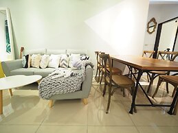 luxury Linguang MRT station