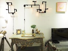 luxury Linguang MRT station