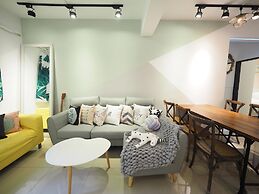 luxury Linguang MRT station