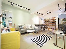 luxury Linguang MRT station