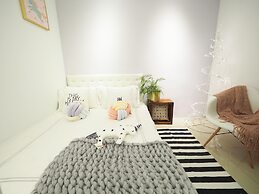 luxury Linguang MRT station