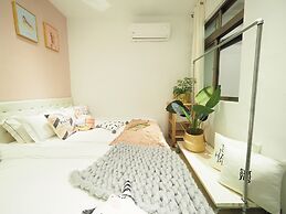 luxury Linguang MRT station