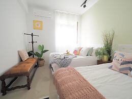 luxury Linguang MRT station