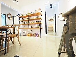 luxury Linguang MRT station