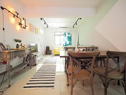 luxury Linguang MRT station