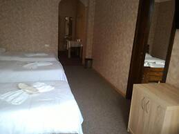 7 Star Hotel