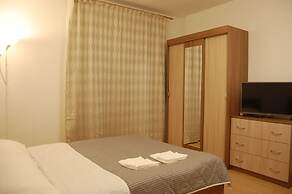 Studio Apartment City Center and Subway