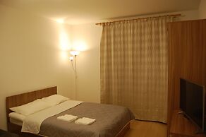 Studio Apartment City Center and Subway